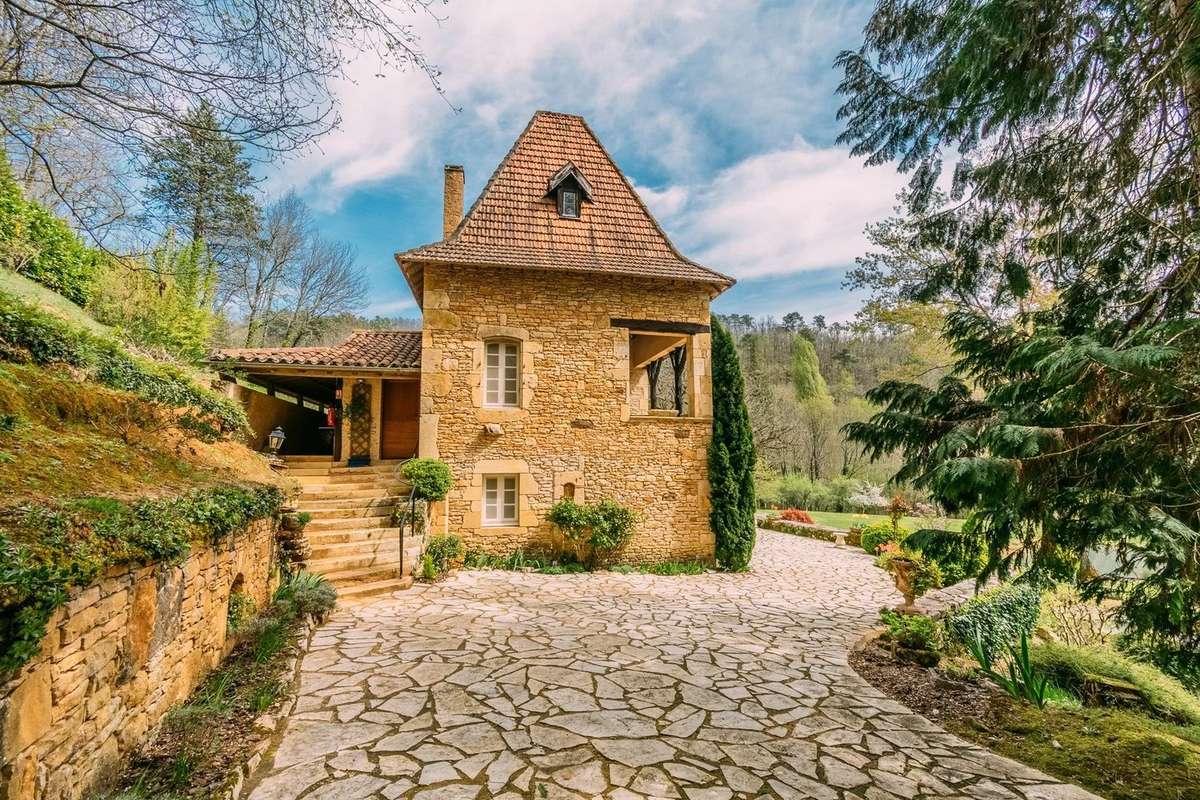 Maison à PUY-L&#039;EVEQUE