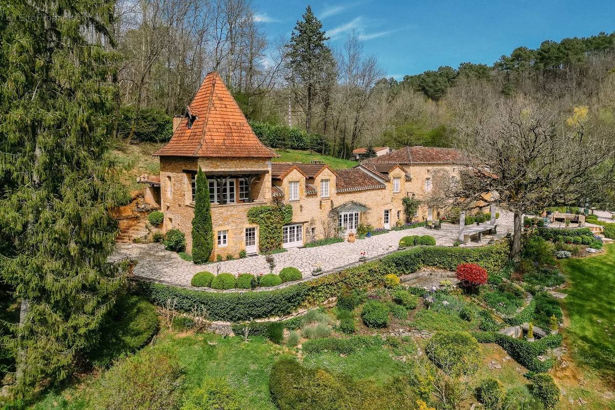 Maison à PUY-L&#039;EVEQUE