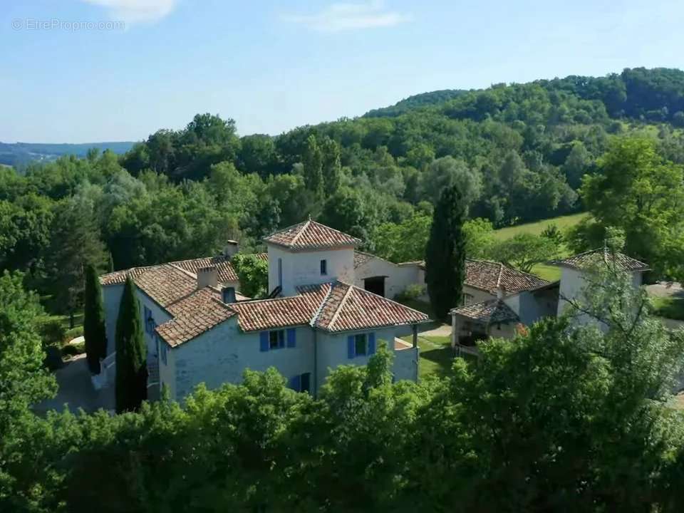 Maison à MONTCUQ