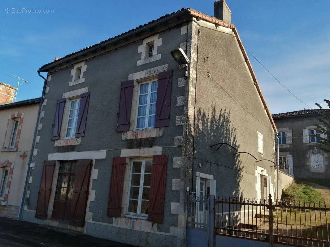 Maison à SAINT-ROMAIN