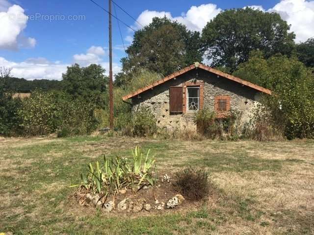 Maison à LUCHAPT