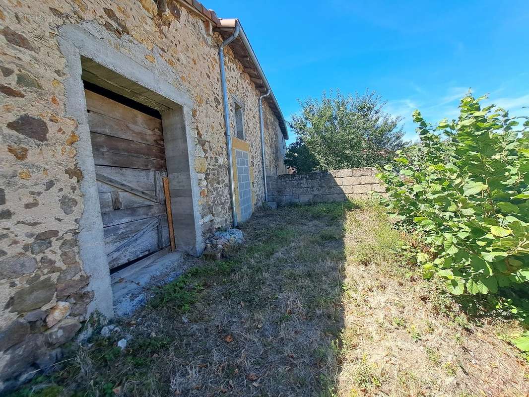 Maison à AVAILLES-LIMOUZINE