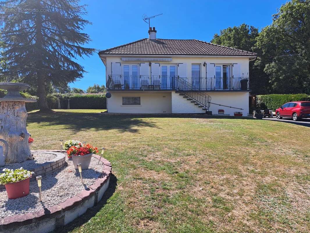 Maison à CHARROUX