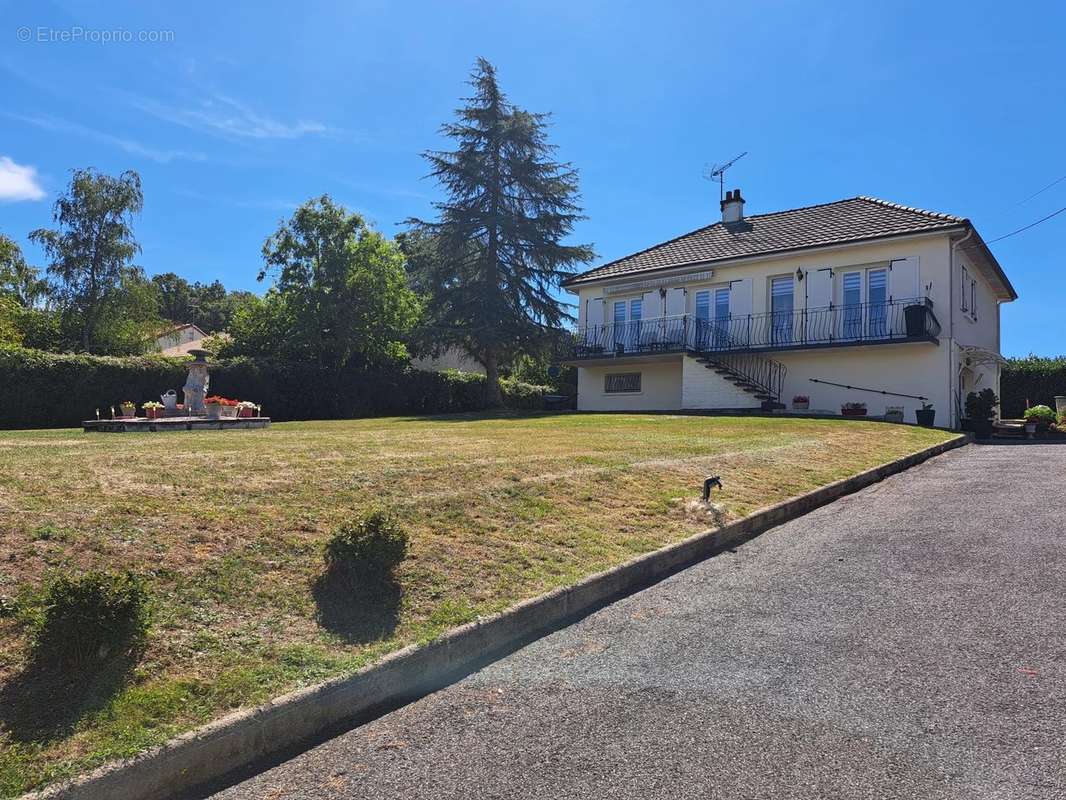 Maison à CHARROUX