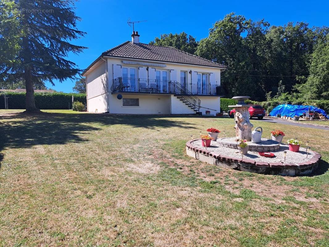 Maison à CHARROUX