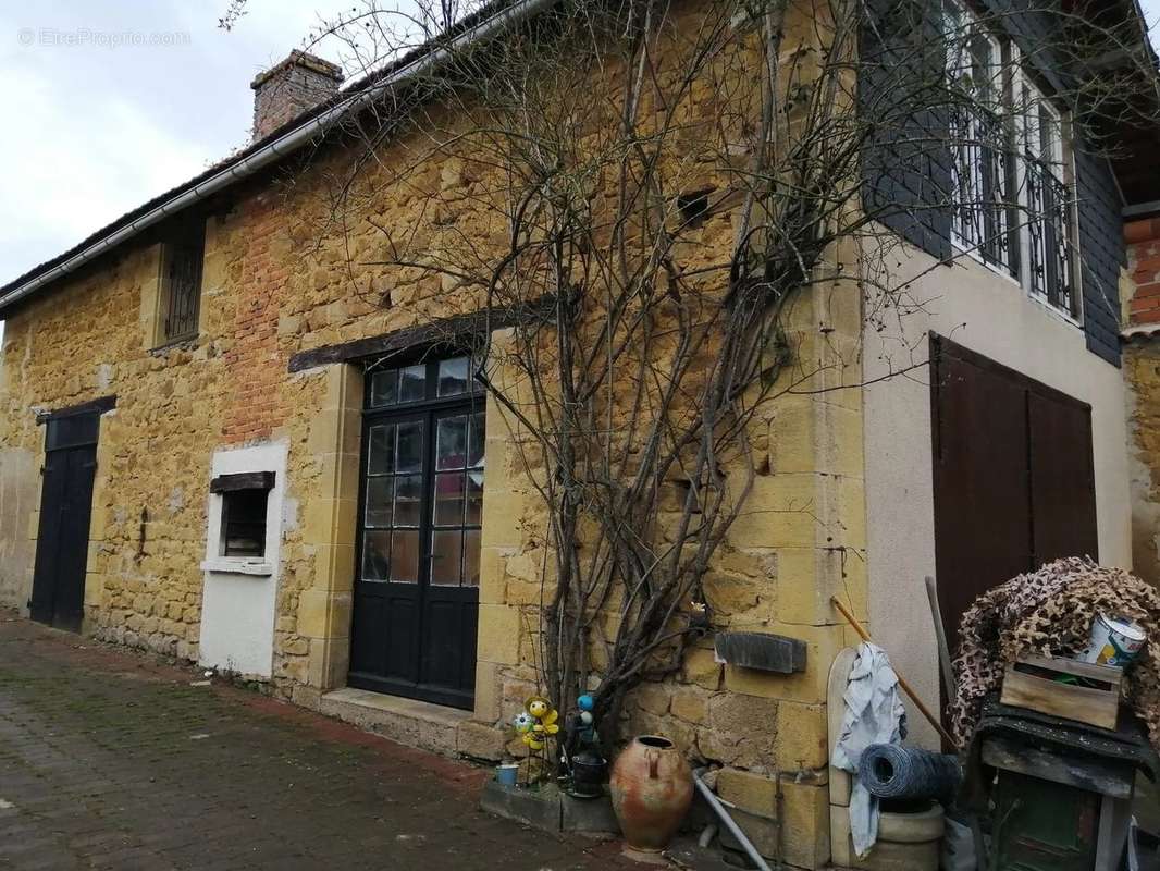 Maison à PRESSAC