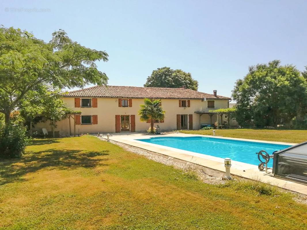 Maison à CHARROUX