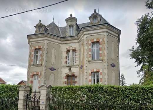 Maison à CHARROUX