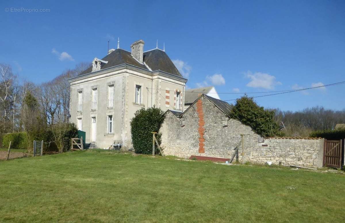 Maison à CHARROUX