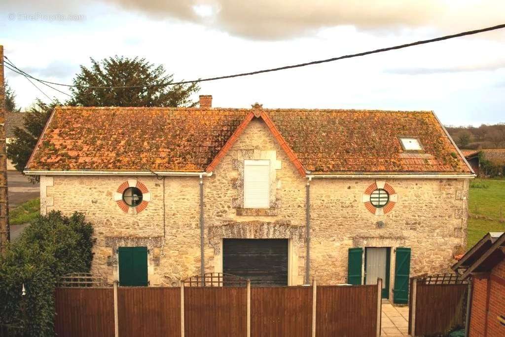 Maison à CHARROUX