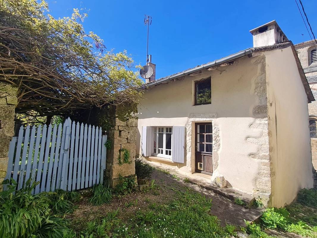 Maison à CELLEFROUIN