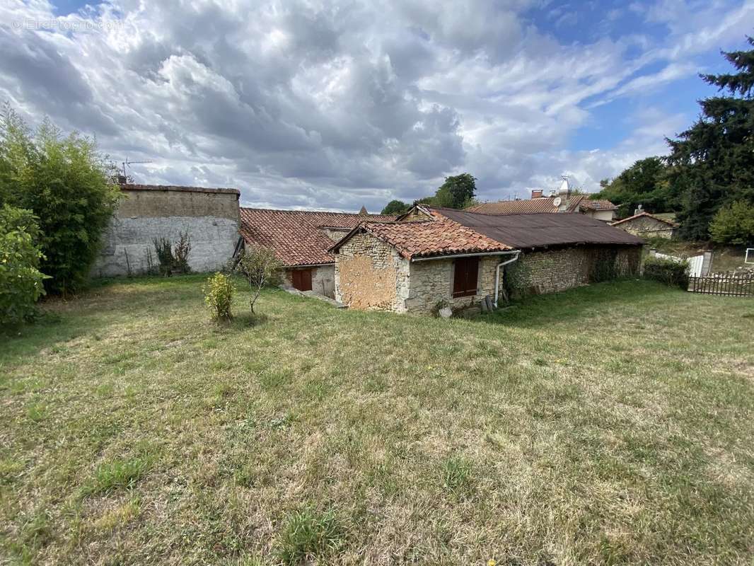 Maison à BEAULIEU-SUR-SONNETTE