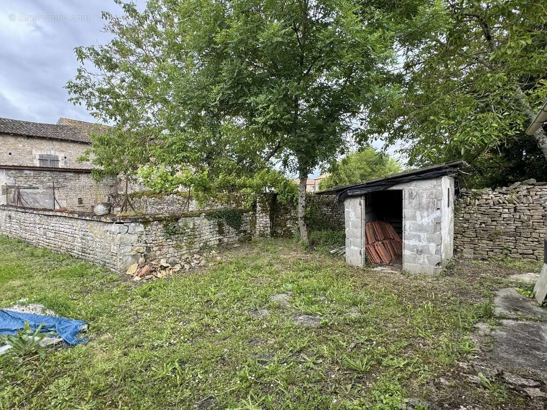 Maison à PAIZAY-NAUDOUIN-EMBOURIE