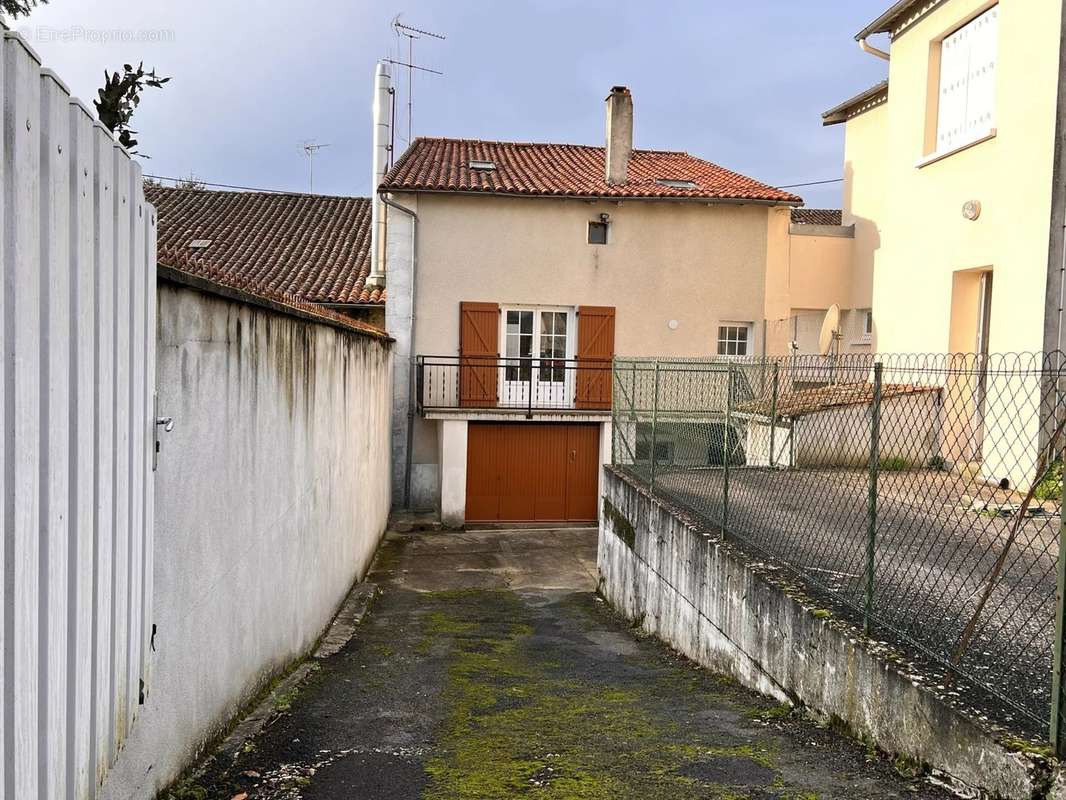 Maison à CHARROUX