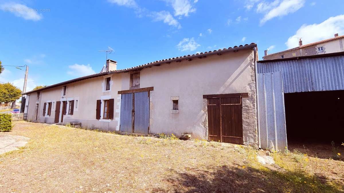 Maison à GENOUILLE