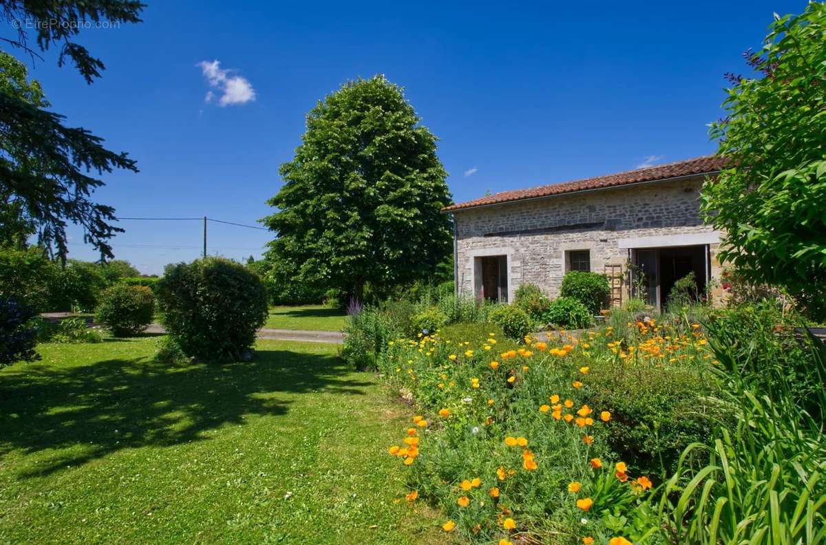 Maison à VILLEFAGNAN