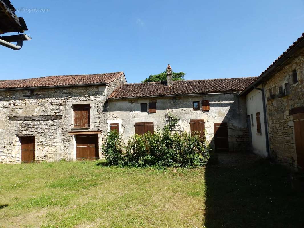 Maison à MAINE-DE-BOIXE