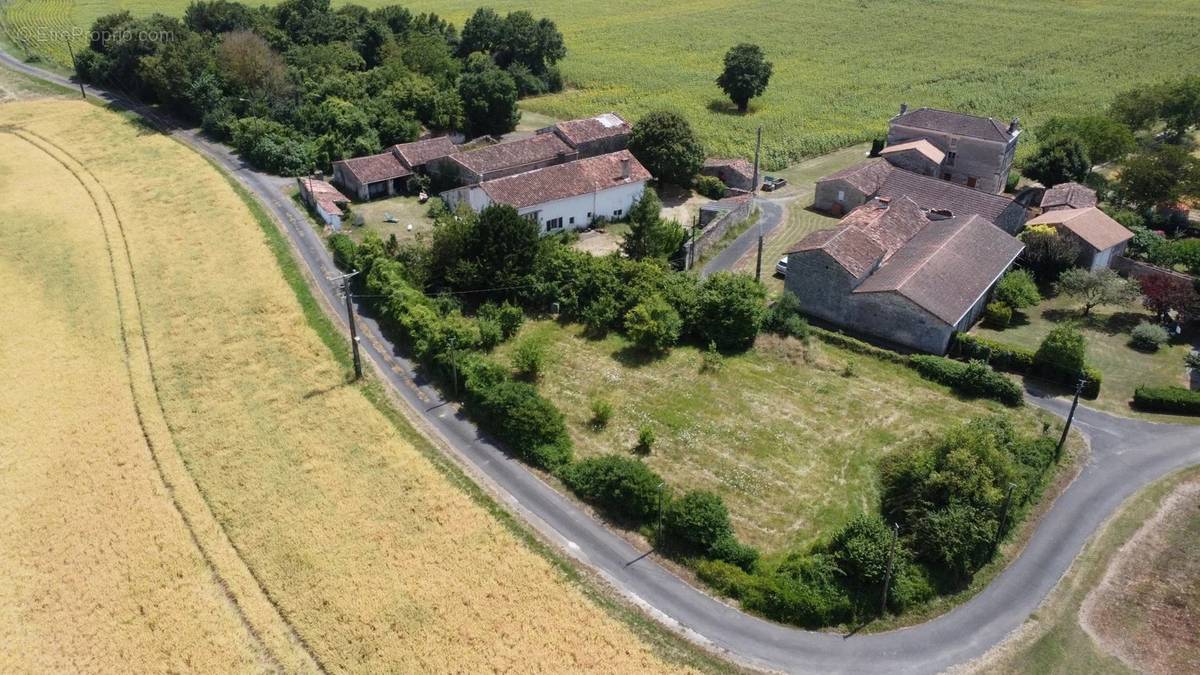 Maison à MAINE-DE-BOIXE