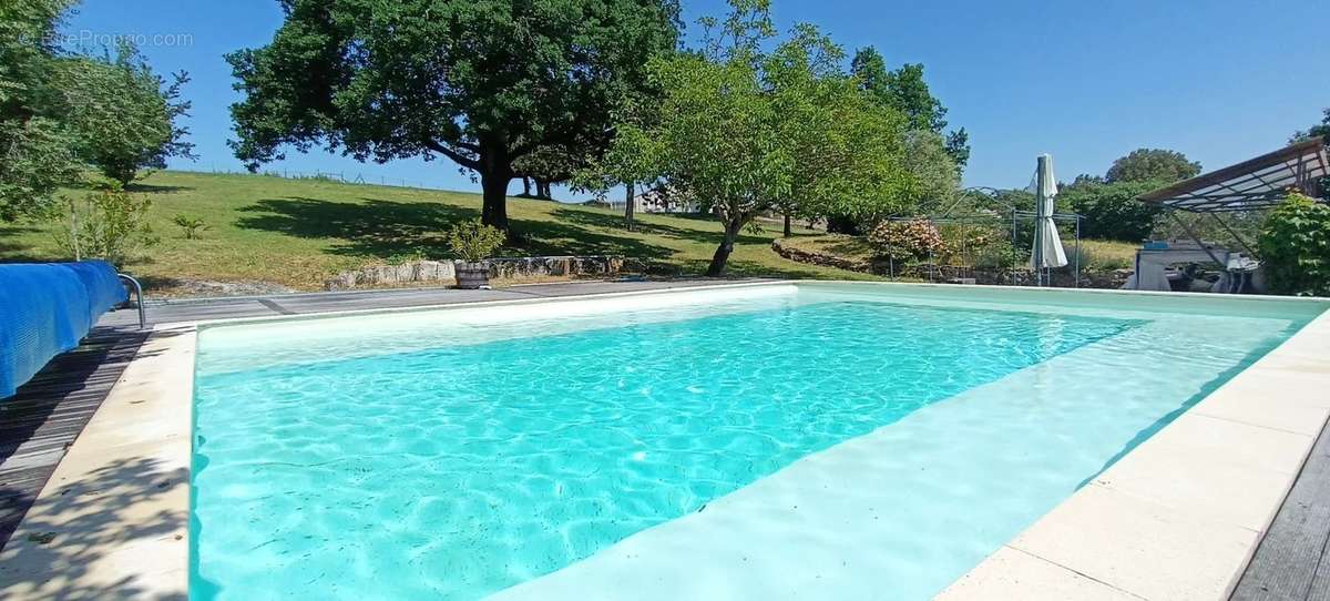 Maison à BOURG-CHARENTE