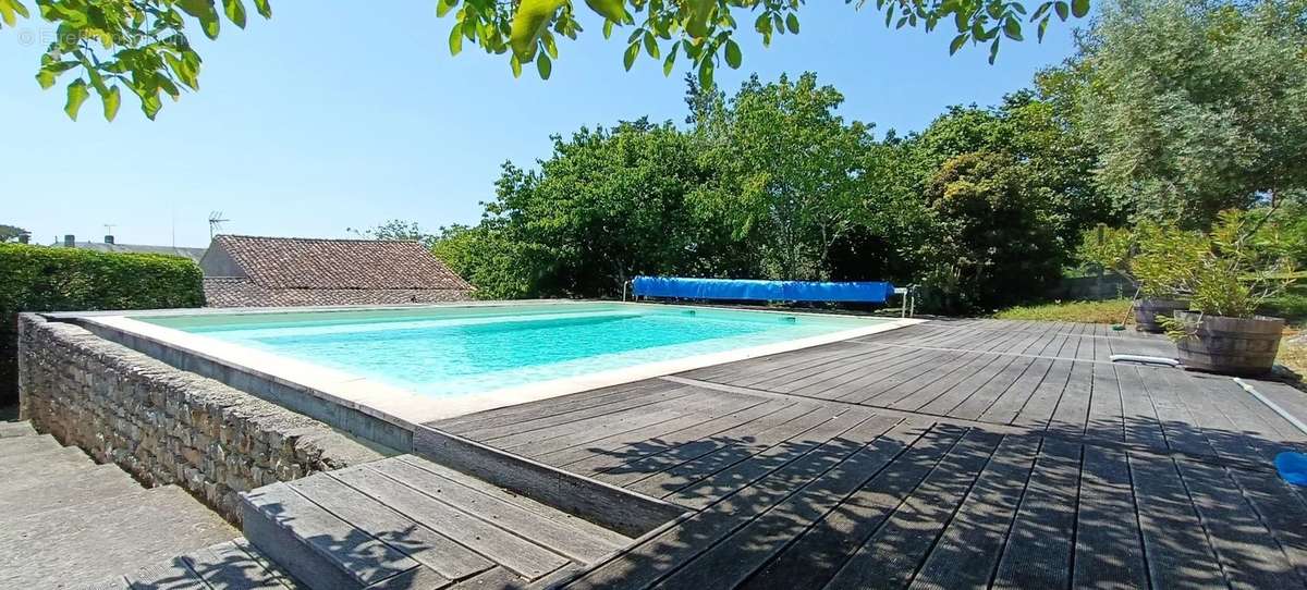 Maison à BOURG-CHARENTE