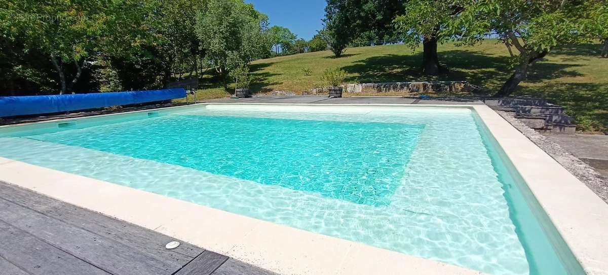 Maison à BOURG-CHARENTE