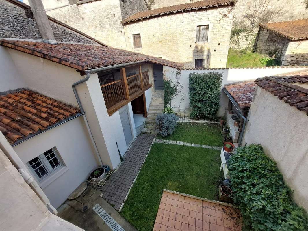 Maison à VERTEUIL-SUR-CHARENTE