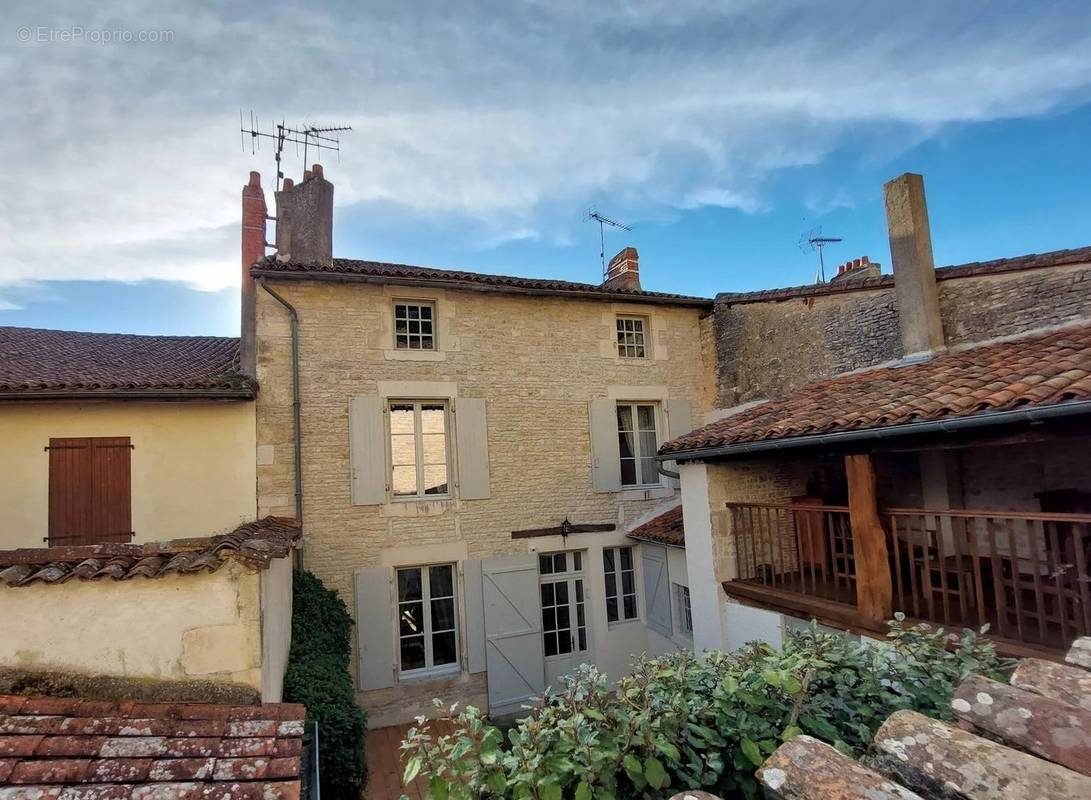 Maison à VERTEUIL-SUR-CHARENTE