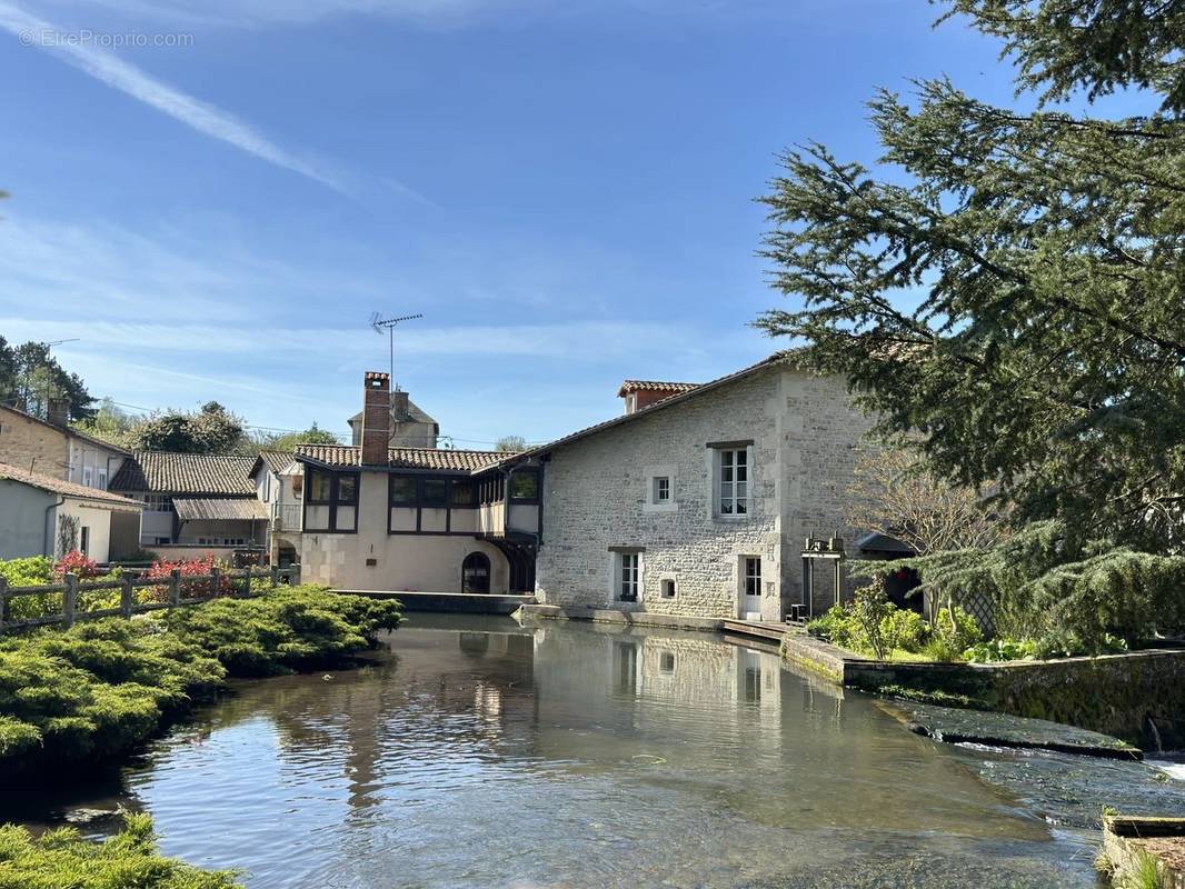 Maison à LIZANT