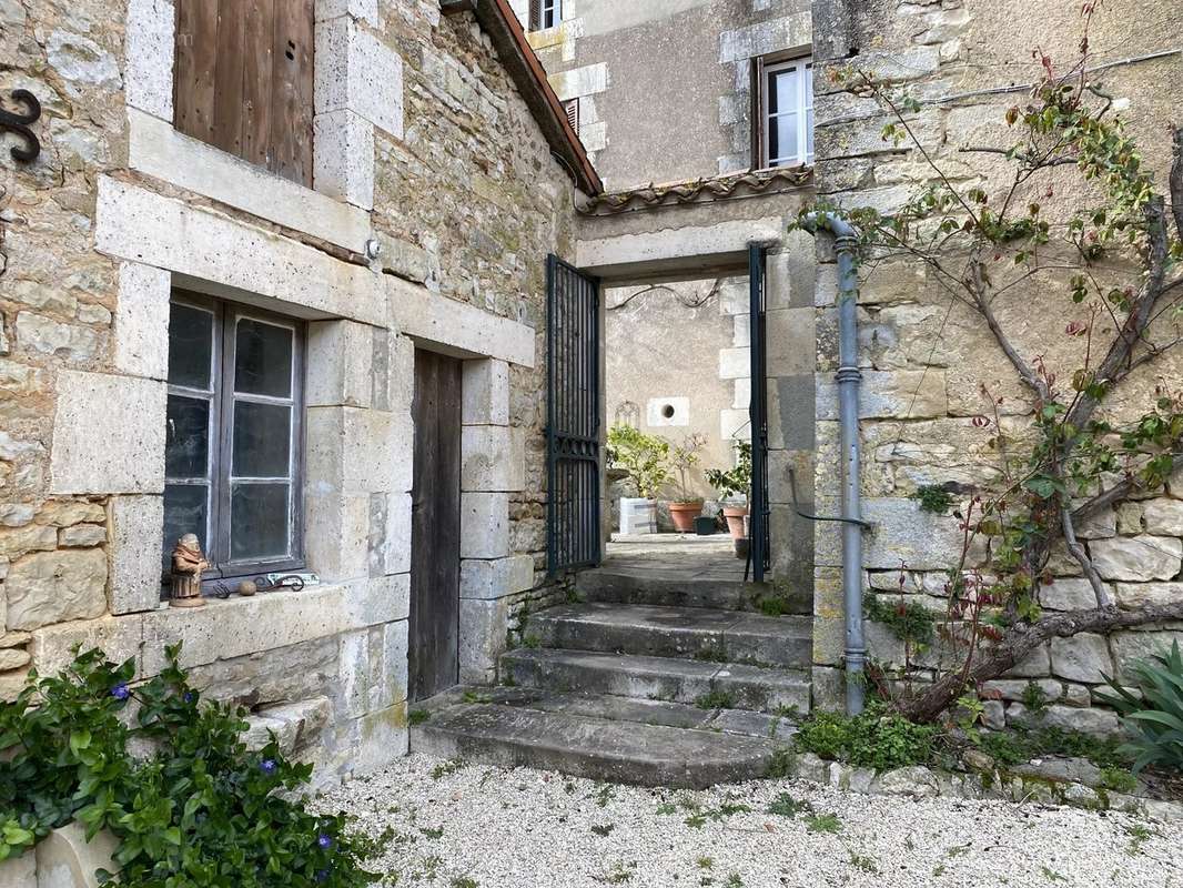 Maison à CHARROUX