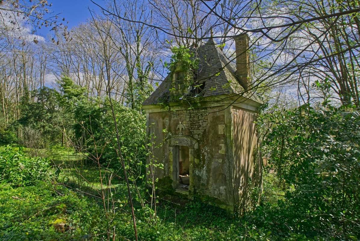 Maison à CHARROUX