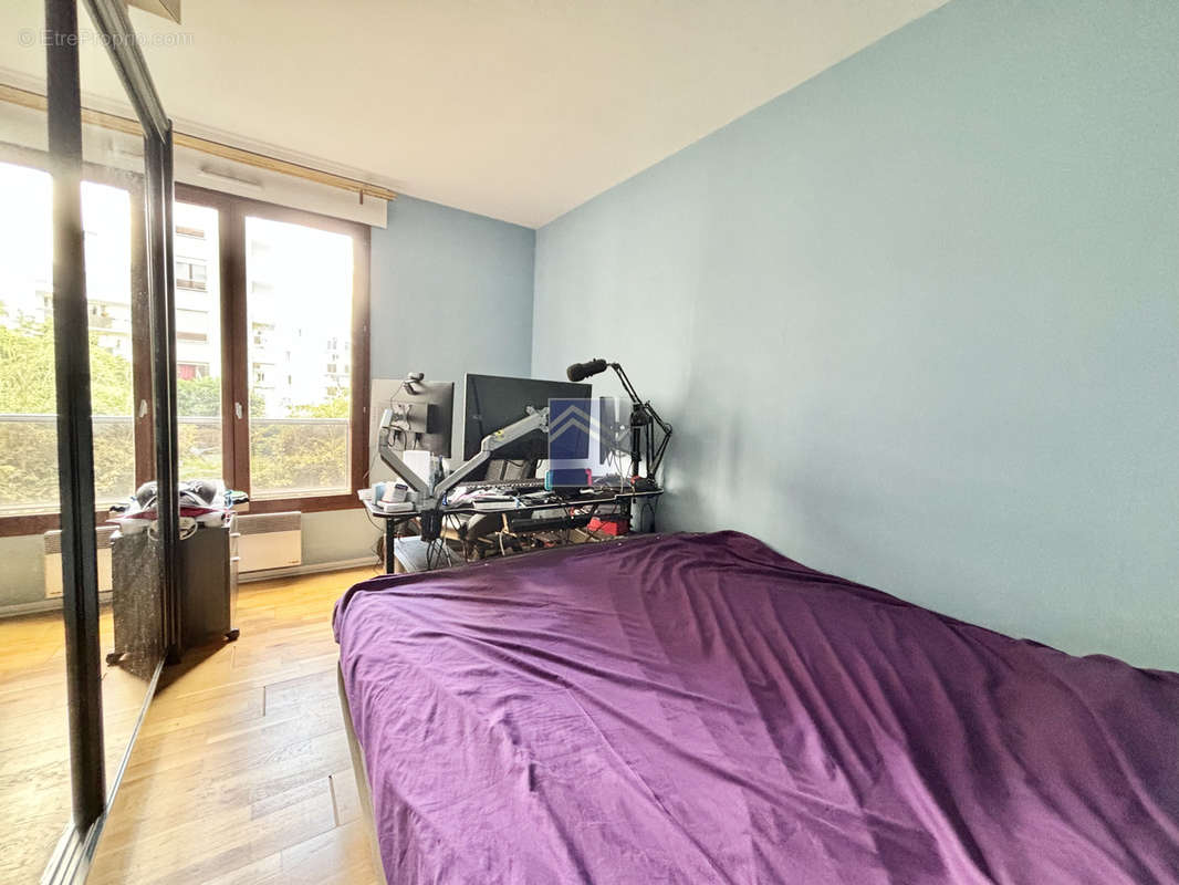 Appartement à COURBEVOIE