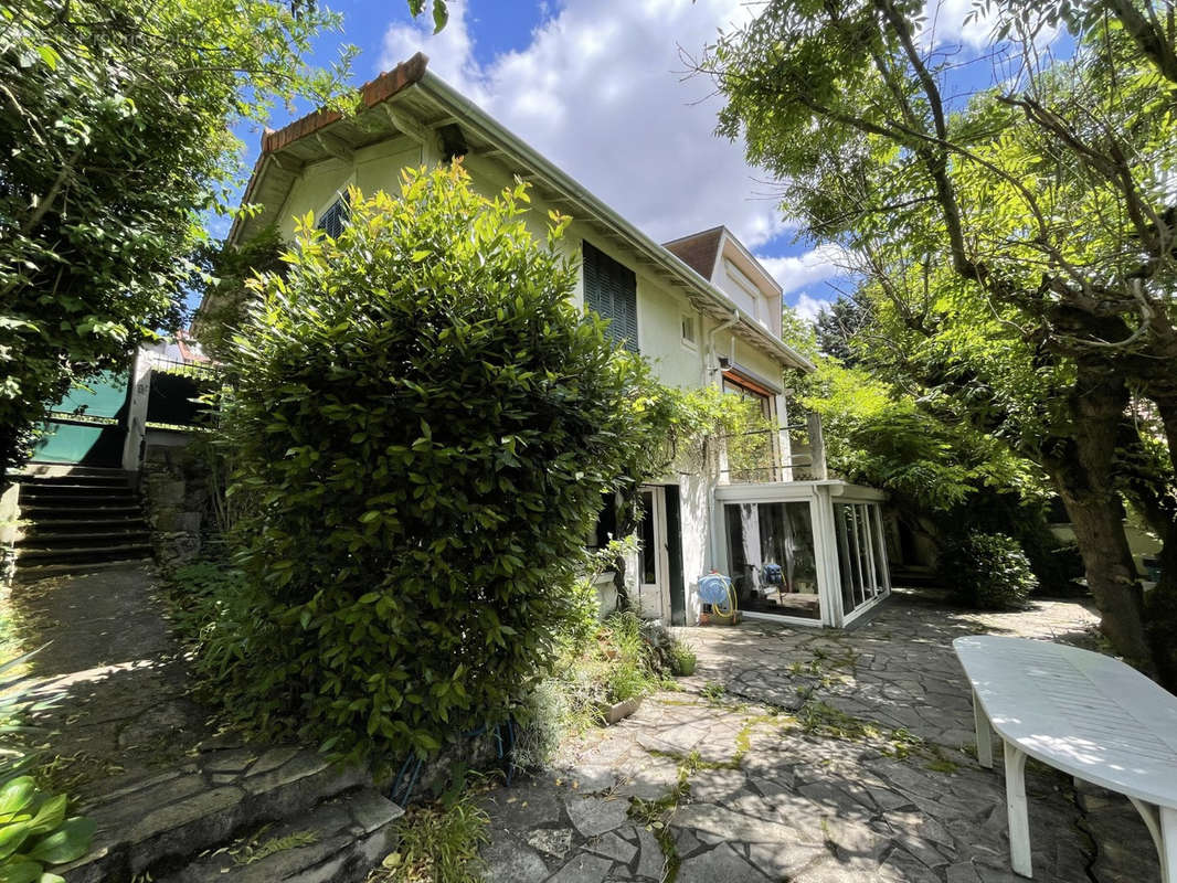 Maison à CHENNEVIERES-SUR-MARNE