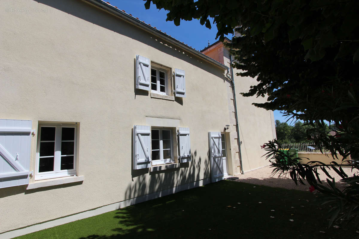 Maison à COULONGES-SUR-L&#039;AUTIZE