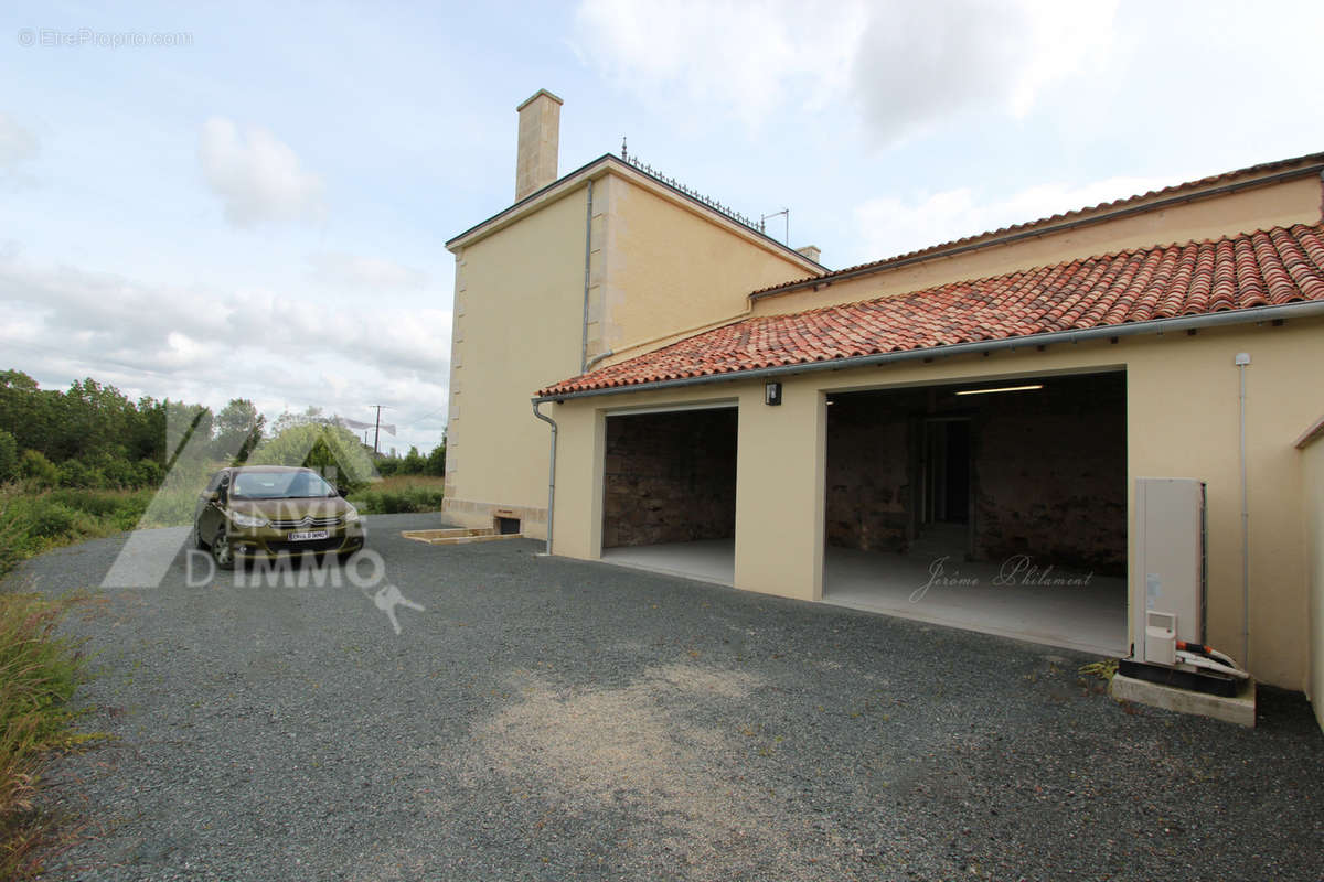 Maison à COULONGES-SUR-L&#039;AUTIZE