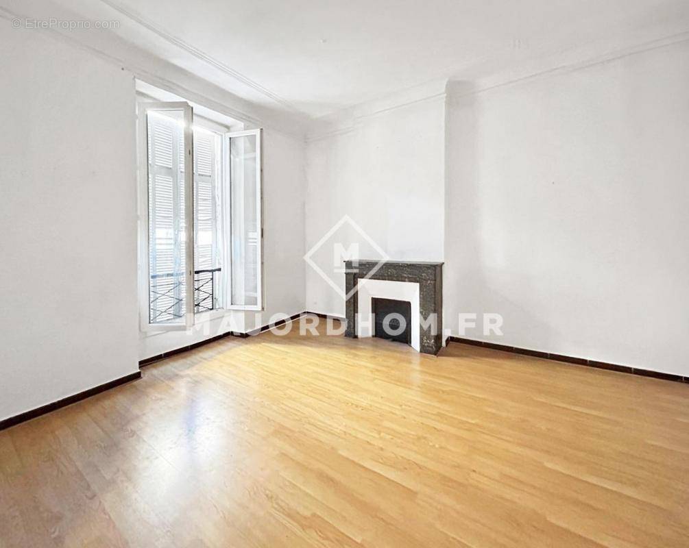 Appartement à MARSEILLE-1E