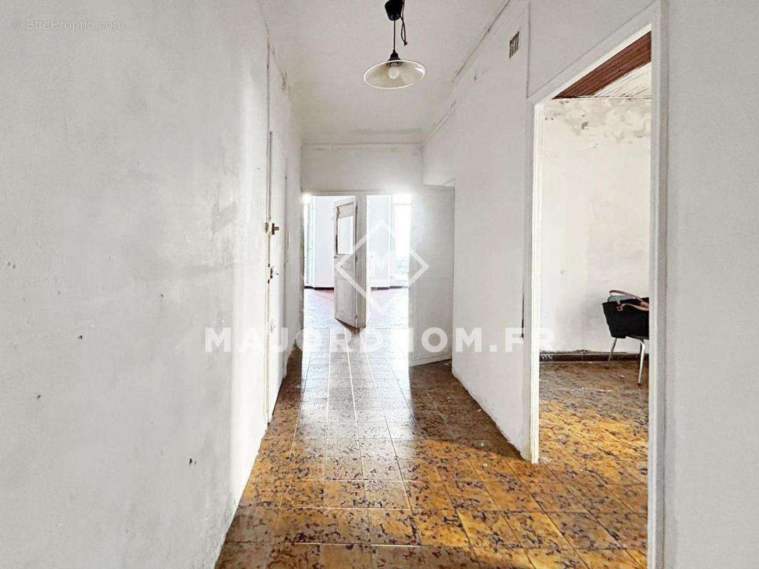 Appartement à MARSEILLE-1E