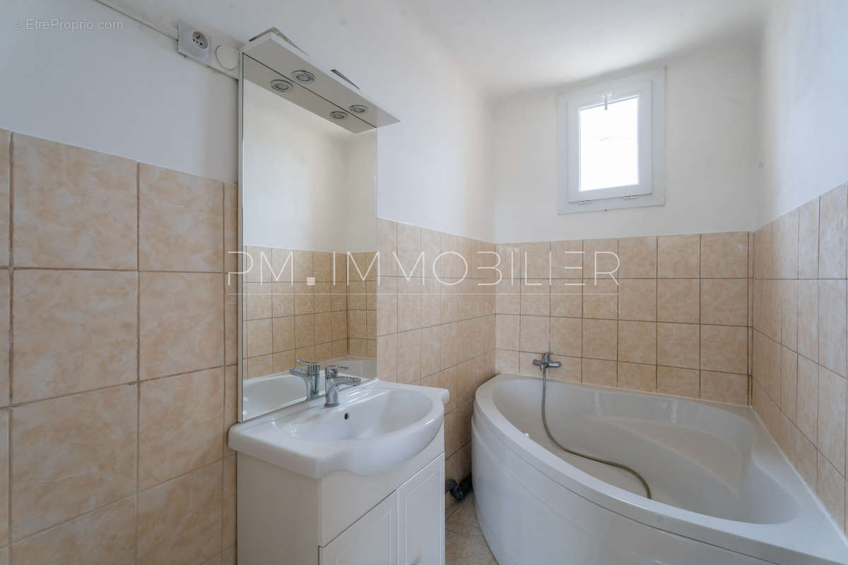 Appartement à MARSEILLE-13E