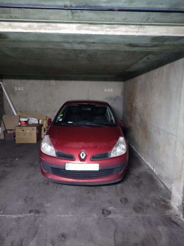 Parking à PARIS-13E