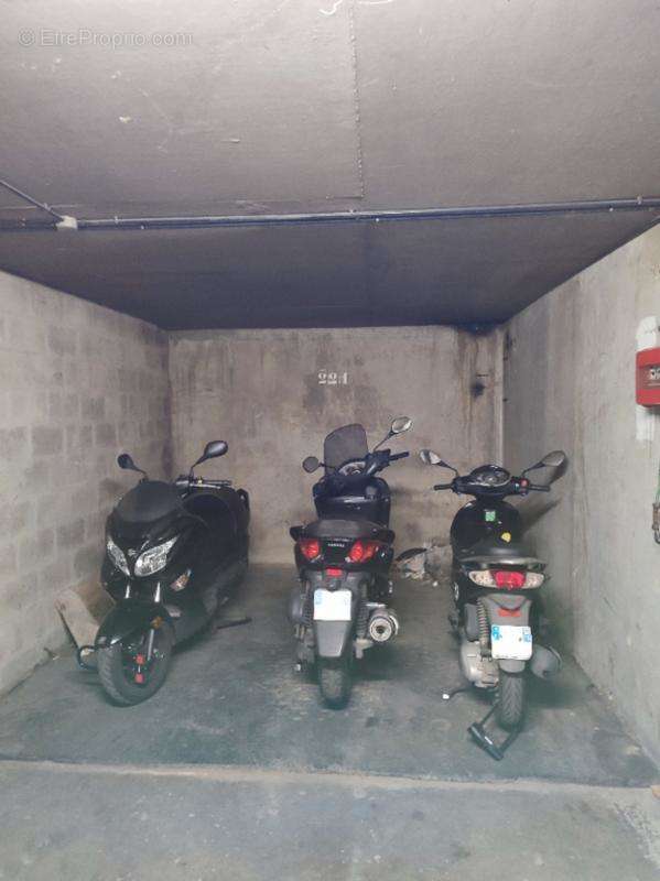 Parking à PARIS-13E