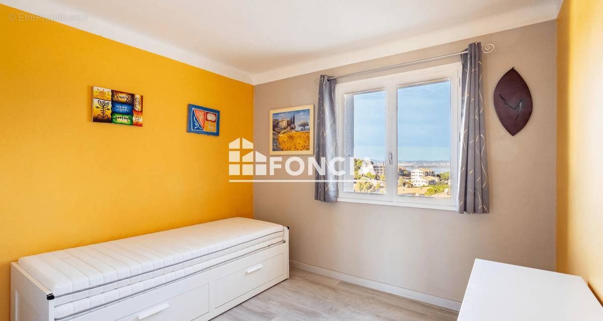 Appartement à HYERES