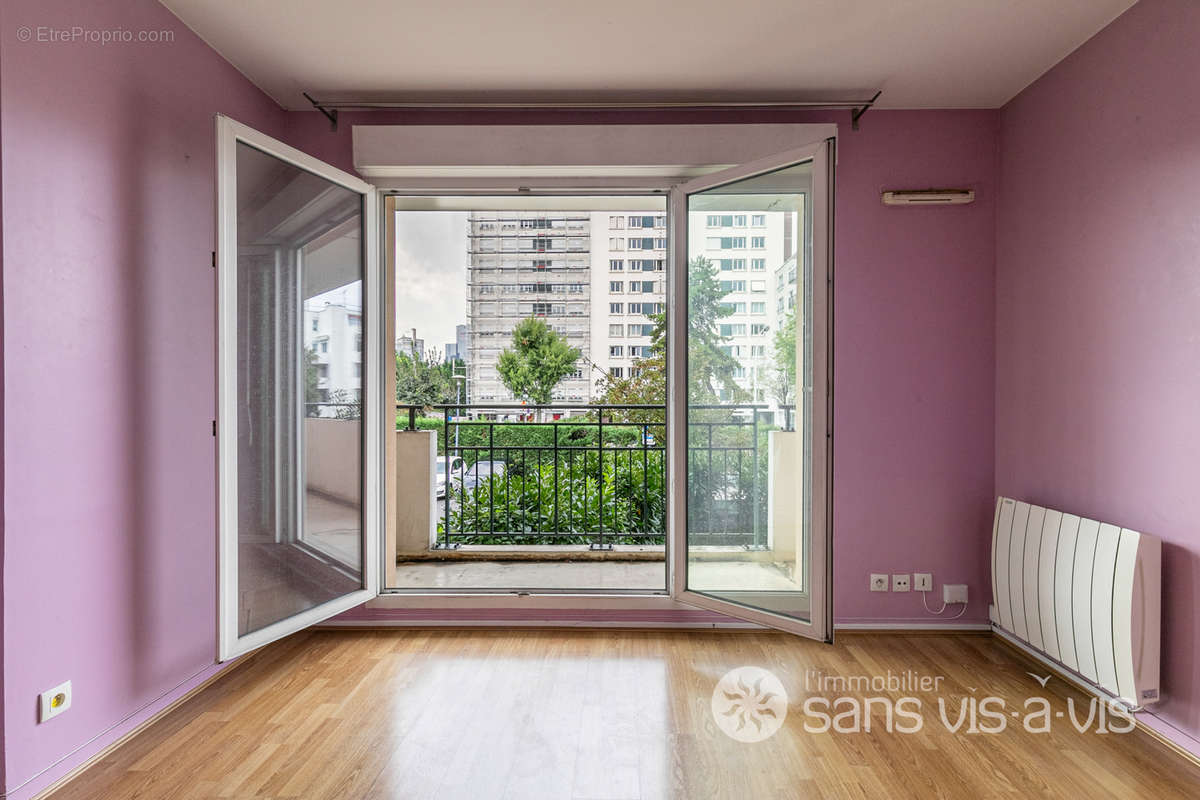 Appartement à COURBEVOIE