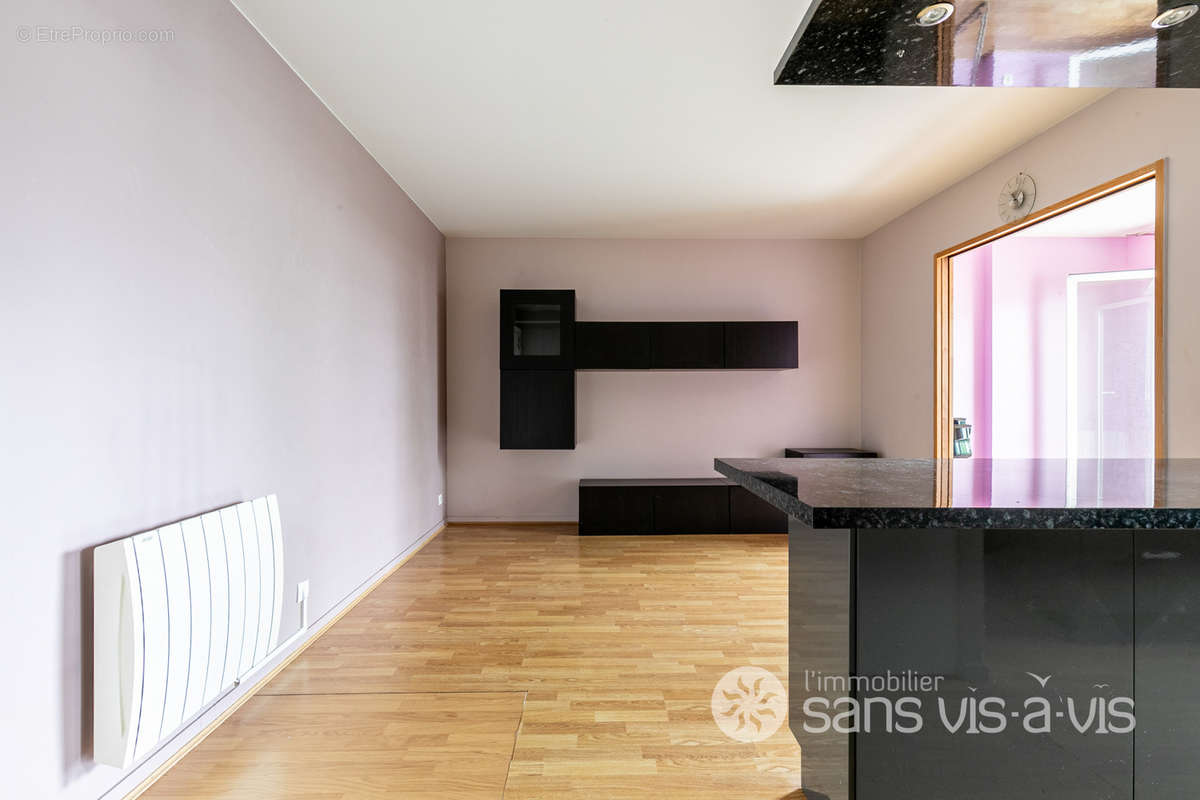 Appartement à COURBEVOIE