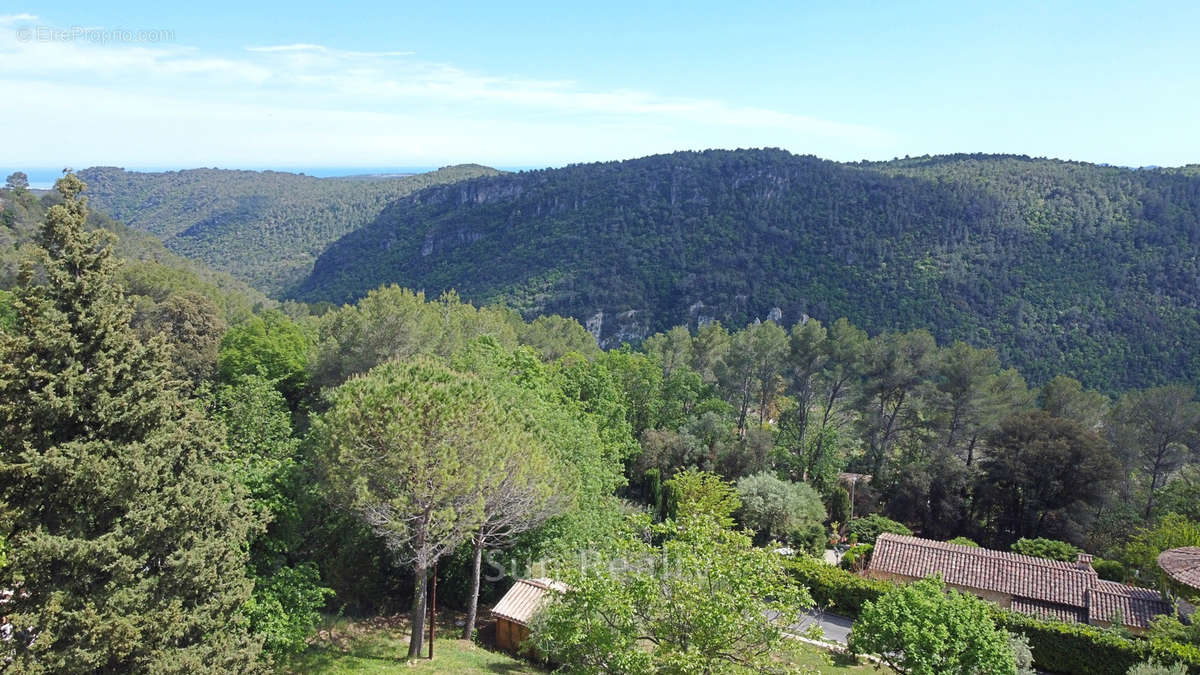 Maison à TOURRETTES-SUR-LOUP