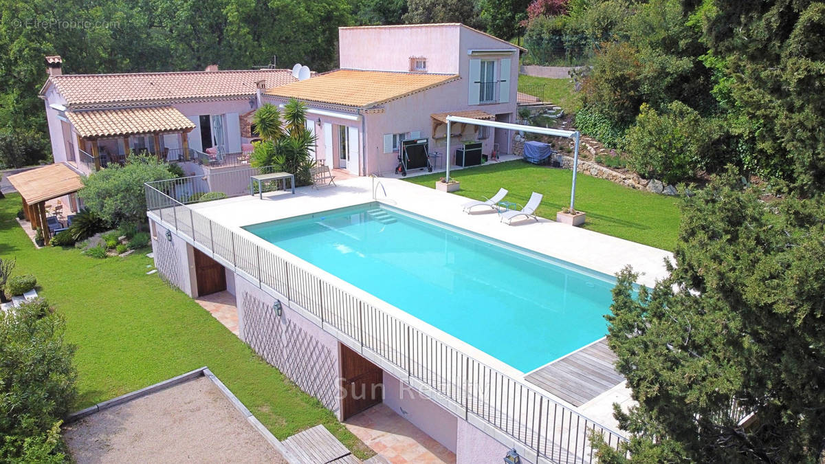 Maison à TOURRETTES-SUR-LOUP