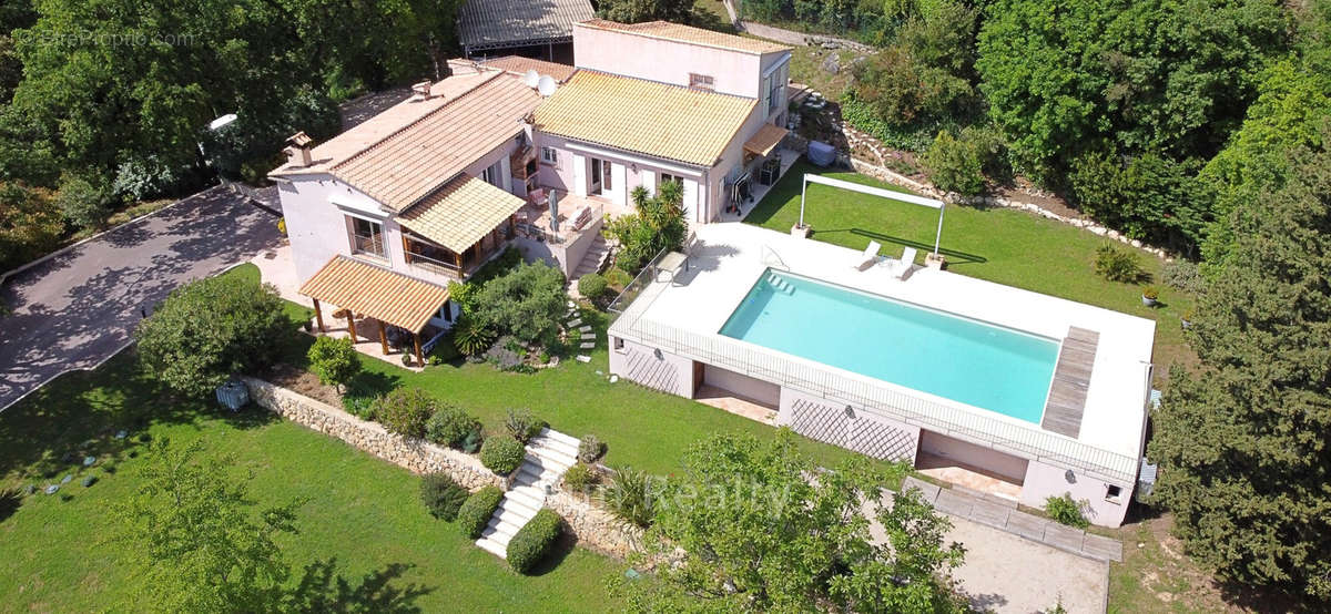 Maison à TOURRETTES-SUR-LOUP