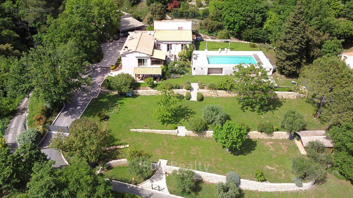 Maison à TOURRETTES-SUR-LOUP