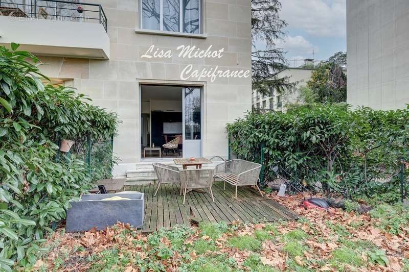 Appartement à NEUILLY-SUR-SEINE