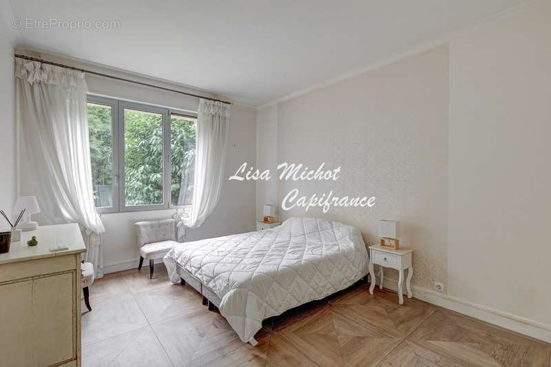 Appartement à NEUILLY-SUR-SEINE