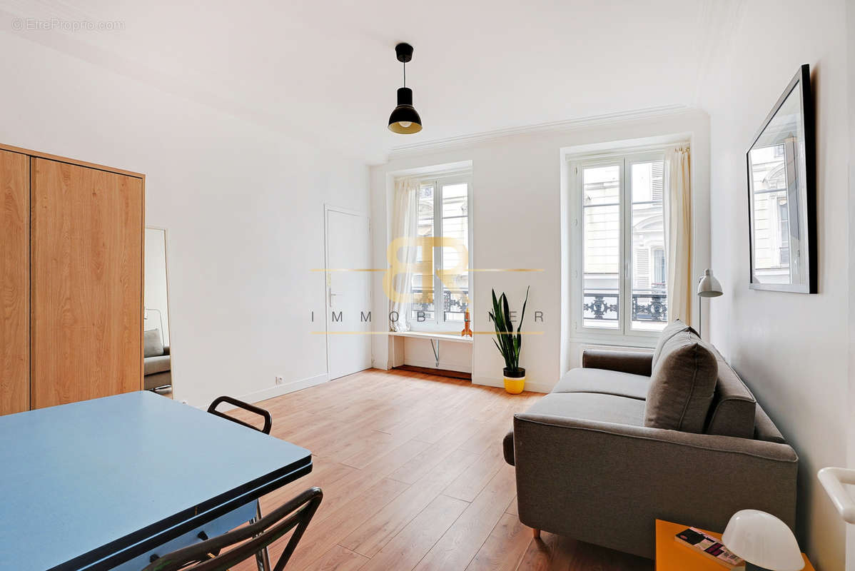 Appartement à PARIS-18E