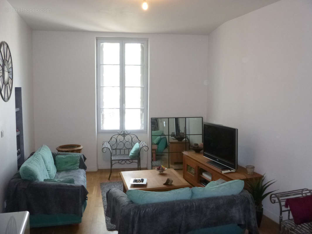 Appartement à FONTVIEILLE